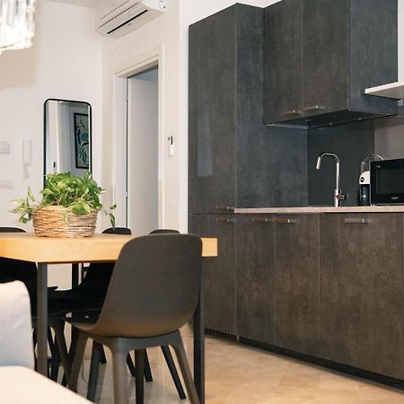 Black Marble - Design Apartment Bari Exterior foto